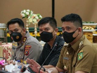 Walikota Medan, Muhammad Bobby Afif Nasution meminta Kepala Dinas Kesehatan Kota Medan dan jajarannya agar mengingatkan pihak rumah sakit di Kota Medan tetap menyediakan tempat tidur bagi pasien Covid-19.