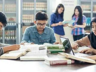 Jelang SNMPTN dan SBMPTN 2022, siswa perlu mempertimbangkan jurusan kuliah dari berbagai sisi.