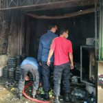 Satu unit rumah toko (ruko) berlantai II di Jalan Seroja, Keluruhan Sunggal, Kecamatan Medan Sunggal, terbakar, Rabu (2/2/2022) pagi.