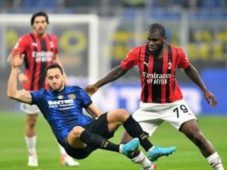 AC Milan berhasil memenangkan Derby Milan kalau bersua Inter Milan di Stadion San Siro, Minggu dini hari (6/2/2022). Rossoneri - julukan Milan menang 2-1.