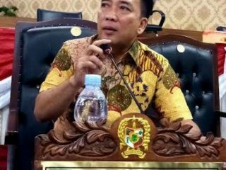 Ketua Fraksi Gabungan (Hanura-PSI-PPP) DPRD Medan, Hendra DS menegaskan, agar pihak terkait dalam menertibkan bangunan tanpa izin atau menyalahi izin di lingkungan Pemko Medan bertindak tegas.