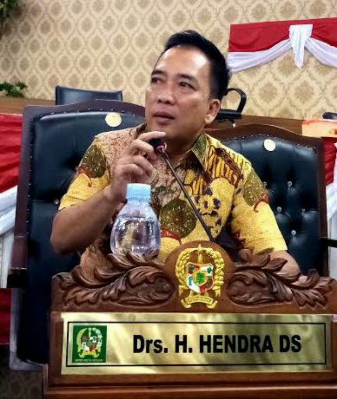 Ketua Fraksi Gabungan (Hanura-PSI-PPP) DPRD Medan, Hendra DS menegaskan, agar pihak terkait dalam menertibkan bangunan tanpa izin atau menyalahi izin di lingkungan Pemko Medan bertindak tegas.