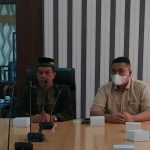 Kadis Perhubungan Kota Medan Iswar Lubis didampingi Kabid Parkir (baju coklat)