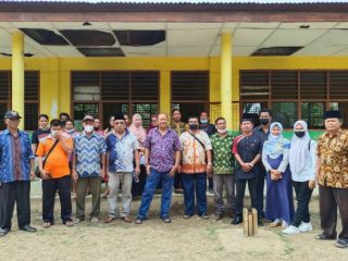 Plt Bupati Langkat, Syah Afandin melakukan sidak di SD Negeri 056035 Dusun 7 Bukit Sibertung, Desa Bukit Selamat, Kecamatan Besitang Kabupaten Langkat, kemarin.