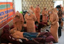 Pengurus Dharma Wanita Persatuan (DWP) Kabupaten Langkat menggelar workshop pembuatan cookies pada pertemuan bulanan, di Ruang Pola Kantor Bupati, Stabat, Rabu (16/2/2022).