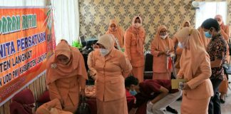 Pengurus Dharma Wanita Persatuan (DWP) Kabupaten Langkat menggelar workshop pembuatan cookies pada pertemuan bulanan, di Ruang Pola Kantor Bupati, Stabat, Rabu (16/2/2022).