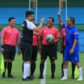 Walikota Medan, Bobby Nasution saat bermain sepak bola di Stadion Teladan Medan beberapa waktu lalu. Pemko Medan melalui OPD terkait akan menambah kapasitas penonton stadion tesebut dalam waktu dekat. Foto:IST
