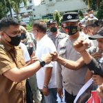 Walikota Medan, Bobby Afif Nasution siap menindaklanjuti keluhan para supir angkutan kota (angkot) yang mengeluhkan gratisnya ongkos Bus Trans Metro Deli sampai saat ini.