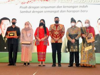 Walikota Medan, Bobby Afif Nasution bersama Kahiyang Ayu saat menghadiri acara pisah sambut Dandim0201/Medan, Selasa malam(22/2/2022)