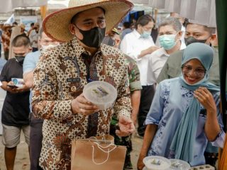 Walikota Medan, Bobby Nasution saat menghadiri rembug nelayan di Kecamatan Medan Belawan, Rabu (23/2/2022). Foto:Ist