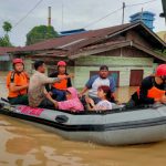 Sebagian besar wilayah Kota Medan dari kemarin hingga berita ini diturunkan masih direndam banjir.
