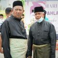 Plt Bupati Langkat, Syah Afandin bersama Anggota DPR, Djohar Arifin saat memperingati Keputeraan Pahlawan Nasional T Amir Hamzah di Halaman Masjid Azizi, Tanjung Pura, Senin (28/2/2022)