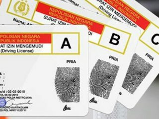 Surat Izin Mengemudi (SIM) adalah dokumen resmi yang wajib dimiliki oleh para pengendara kendaraan bermotor. SIM diterbitkan oleh Kepolisian Republik Indonesia.