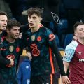 Para pemain Chelsea merayakan gol Pulisic di kandang Burnley. Foto:ist