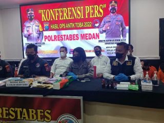 Kompol Rafles Marpaung memaparkan hasil ungkapan Operasi Antik 2022 di Polrestabes Medan.foto:ist