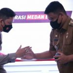 Walikota Medan bersama Kapolrestabes Medan di sela-sela rapat Forkopimda Kota Medan