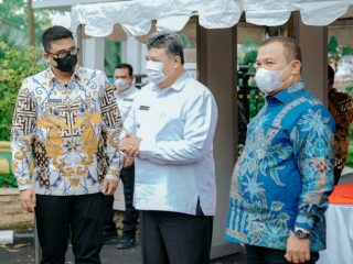 Walikota Medan, Bobby Nasution bersama walikota lainnya di sela-sela kegiatan Pra Raker Wilayah I Apeksi di Rumah Dinas Walikota Medan, Jalan Jendral Sudirman, Rabu (16/3/2022)