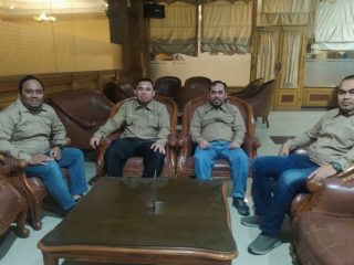 Para Pengurus JPRMI Berpose Bersama di Hotel Madani Medan, Kamis (17/3/2022). Foto;Reza