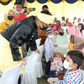 Walikota Medan, Bobby Nasution saat menyapa warga Sicanang, Medan Belawan, Jumat (18/3/2022)