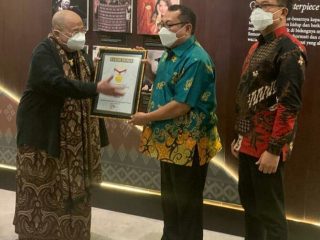 Sejak berdiri lima tahun lalu, 7 Maret 2017, Serikat Media Siber Indonesia (SMSI) telah mencapai titik rencana strategis yang sangat mengesankan. Pencapaian itu akhirnya tercatat di Museum Rekor Indonesia (MURI).