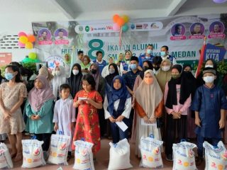 Ikatan Alumni (IKA) SMEAN/SMKN 6 Medan menggelar aksi sosial seperti sunatan massal, donor darah dan santunan yatim piatu dalam rangka memperingati HUT Ikatan Alumni SMEA Negeri 2/SMK Negeri 6 Medan ke-8, Minggu (20/3/2022)