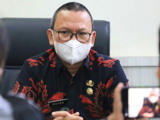 Kepala Dinas Pendidikan Kota Medan, Laksamana Putra Siregar