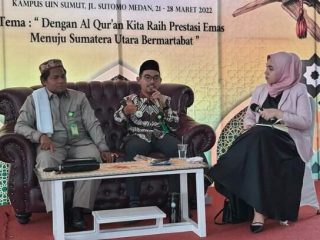 Fakultas Ilmu Sosial (FIS) UIN Sumut yang dipimpin Dr Maraimbang Daulay, MA, meramaikan eangkaian Musabaqah Tilawatil Quran (MTQ) ke 38 Provinsi Sumatera Utara dengan talkshow "Alquran Mewujudkan Masyarakat yang Bermartabat", di Arena Utama MTQ di kampus UIN Sumut Jalan Sutomo, Medan, Minggu (27/3/2022).