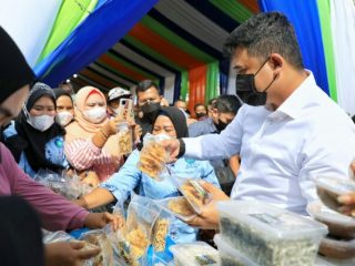 Pelaku Usaha Olahan Hasil Laut Dapat Bantuan Dari Bobby