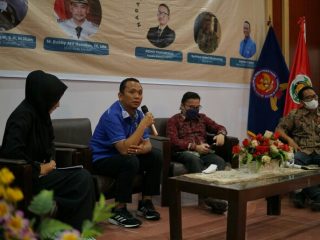 Ketua DPD KNPI Sumut Samsir Pohan dalam talk show bertajuk "Silang Sengkarut Migor, KPPU Di Mana?" yang digelar, Jumat (8/4/2022) sore di Gedung Peradilan Semu USU.