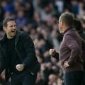 Pelatih Everton Frank Lampard menunjukkan ekspresi kegembiraan ketika timnya menang 1-0 atas MU di Goodison Park, Sabtu (9/4/2022)