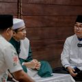 Rombongan Ketua DPD Partai Demokrat Sumatera Utara, Muhammad Lokot Nasution, memasuki kampung Besilam, Kecamatan Padang Tualang, Kabupaten Langkat, kemarin.