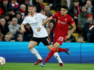 Dua klub papan atas Liga Inggris, Liverpool dan Manchester City memastikan melaju ke babak semifinal Liga Champions 2021/2022