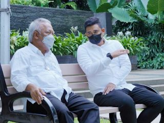 Walikota Medan, Bobby Nasution saat berbincang dengan Menteri PUPR