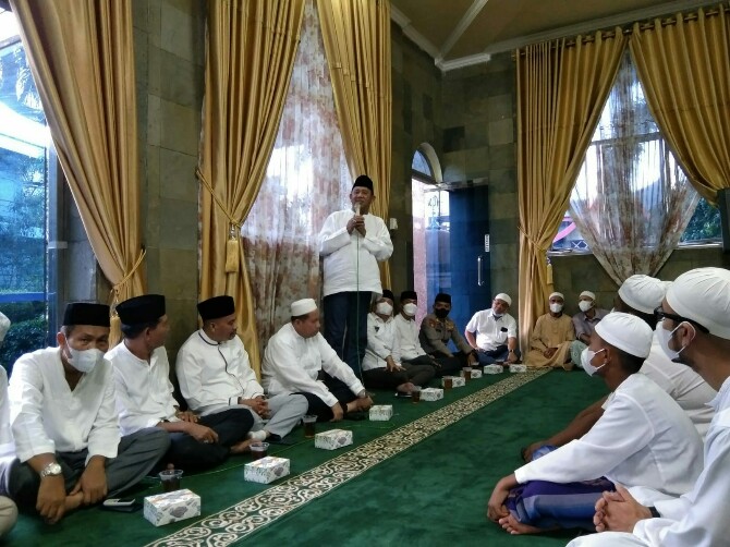 Plt Bupati Langkat saat menghadiri kegiatan di Ponpes Almufaridun, Tanjung Pura, Langkat