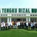 Gubernur Sumatera Utara (Sumut) Edy Rahmayadi menghadiri rapat bersama Ketua DPRD Kabupaten Padang Lawas (Palas) Irsan Bangun Harahap beserta para anggota DPRD Kabupaten Palas di Aula Tengku Rizal Nurdin Jalan Jenderal Sudirman Nomor 41 Medan, Selasa (19/4). (kaldera/kominfo)
