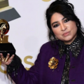 Penyanyi asal Pakistan yang menetap di Brooklyn, Arooj Aftab, pada Minggu (3/4) waktu setempat telah meraih penghargaan bergengsi Grammy pertamanya untuk lagu "Mohabbat" dalam kategori Best Global Performance.