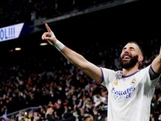 Foto lawas saat Karim Benzema, mengantarkan Real Madrid juara La Liga ke 35 kalinya malam ini usai menggiling Espanyol 4-0.(kaldera/HO)