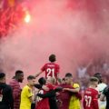 Tsimikas diarak usai jebol gawang Chelsea