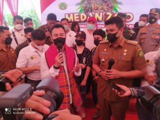 Raffi Ahmad saat memberikan keterangan pers kepada wartawan