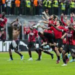 Para Pemain Milan Merayakan Kemenangan atas Sassuolo sekaligus meraih juara Liga Italia musim 2021/2022