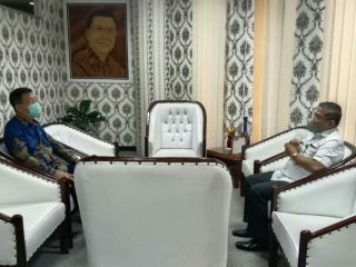 Ketua DPRD Medan saat bertemu Ketua PN Medan