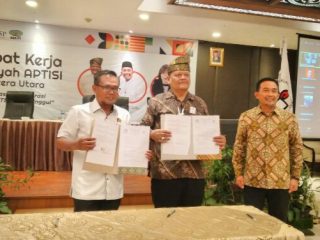 Persatuan Wartawan Indonesia (PWI) Sumut dan Asosiasi Perguruan Tinggi Swasta Indonesia (APTISI) Sumut menjalin kerjasama bidang pendidikan.