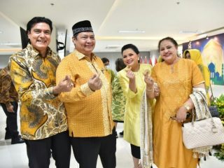 Tradisi Halal Bihalal yang dilakukan Ketua Umum Partai Golkar, Airlangga Hartarto, merupakan momentum bagi seluruh pengurus, kader dari tingkat pusat, provinsi hingga kabupaten/kota, untuk membangun kebersamaan untuk memenangkan pemili 2024.