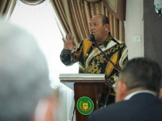 Plt Syah Afandin ketika menerima Anggota Komisi II DPR di Ruang Pola Kantor Bupati Langkat, Rabu (25/5/2022)