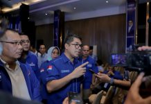 Ketua DPD Partai Demokrat Sumut, M Lokot Nasution berbicara pada wartawan belum lama ini.