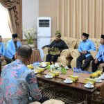Plt Bupati Langkat, Syah Afandin ketika bertemu pengurus BKPRMI Langkat di Kantor Bupati Langkat, Sabtu (11/6/2022)