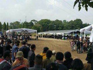 Suasana proses pemakaman Emmeril Kahn Mumtaz, putra sulung Ridwan Kamil di Desa Cimawung, Jawa Barat, Senin (13/6/2022)