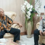 Plt Bupati Langkat ketika bertemu Dansat Brimobdasu di Kantor Bupati Langkat, Kamis (16/6/2022)