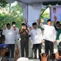 Plt Bupati Langkat beserta istri dan Forkompimda Langkat melepas calon jamaah haji di Alun alun T Amir Hamzah, Kamis(16/6/2022)