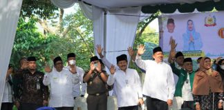 Plt Bupati Langkat beserta istri dan Forkompimda Langkat melepas calon jamaah haji di Alun alun T Amir Hamzah, Kamis(16/6/2022)